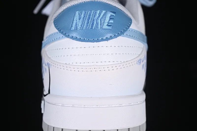 All Categories Nk SB Dunk Series Nk SB Dunk Low Low-top sneakers Nk Dunk CNY Year of the Snake Steam Puppet New Chinese style Chinese style gift box Pearl of the Snake Low-top casual sneakers DD1391-103